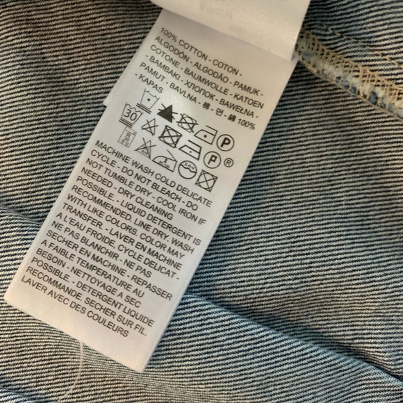 Levi Strauss & Co Off The Shoulder Trucker Denim Jacket 847550000 - Picture 13 of 13